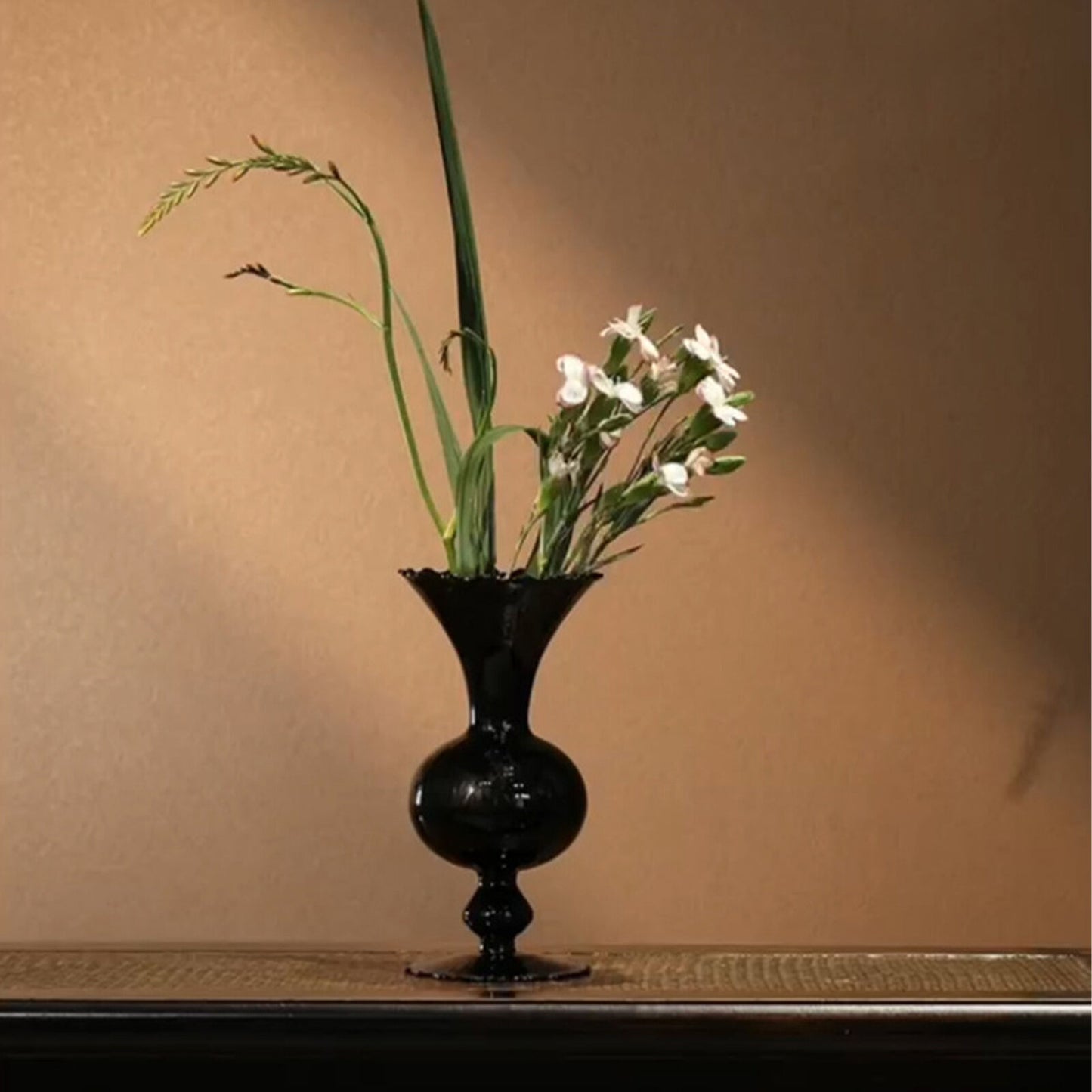 Retro Glass Vase Black Thickened Aesthetic Art Glass Bubble Vase Flower Vase