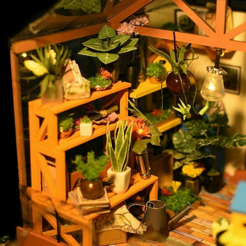 Robotime 1:24 Wooded DIY Miniature Mini Dollhouse Kit Model Cathy's Flower House